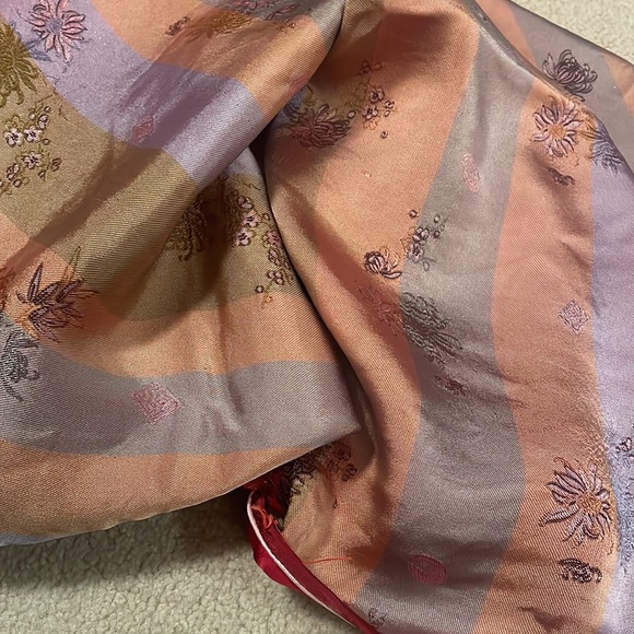 Silky Asian dress - Picture 7 of 8